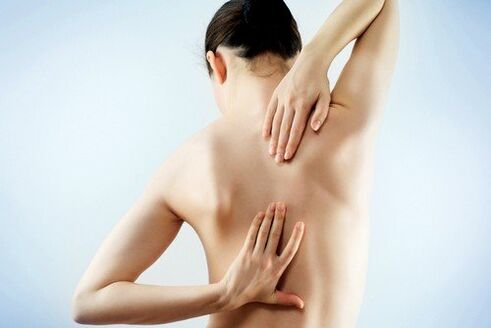 mal di schiena dovuto all'osteocondrosi toracica